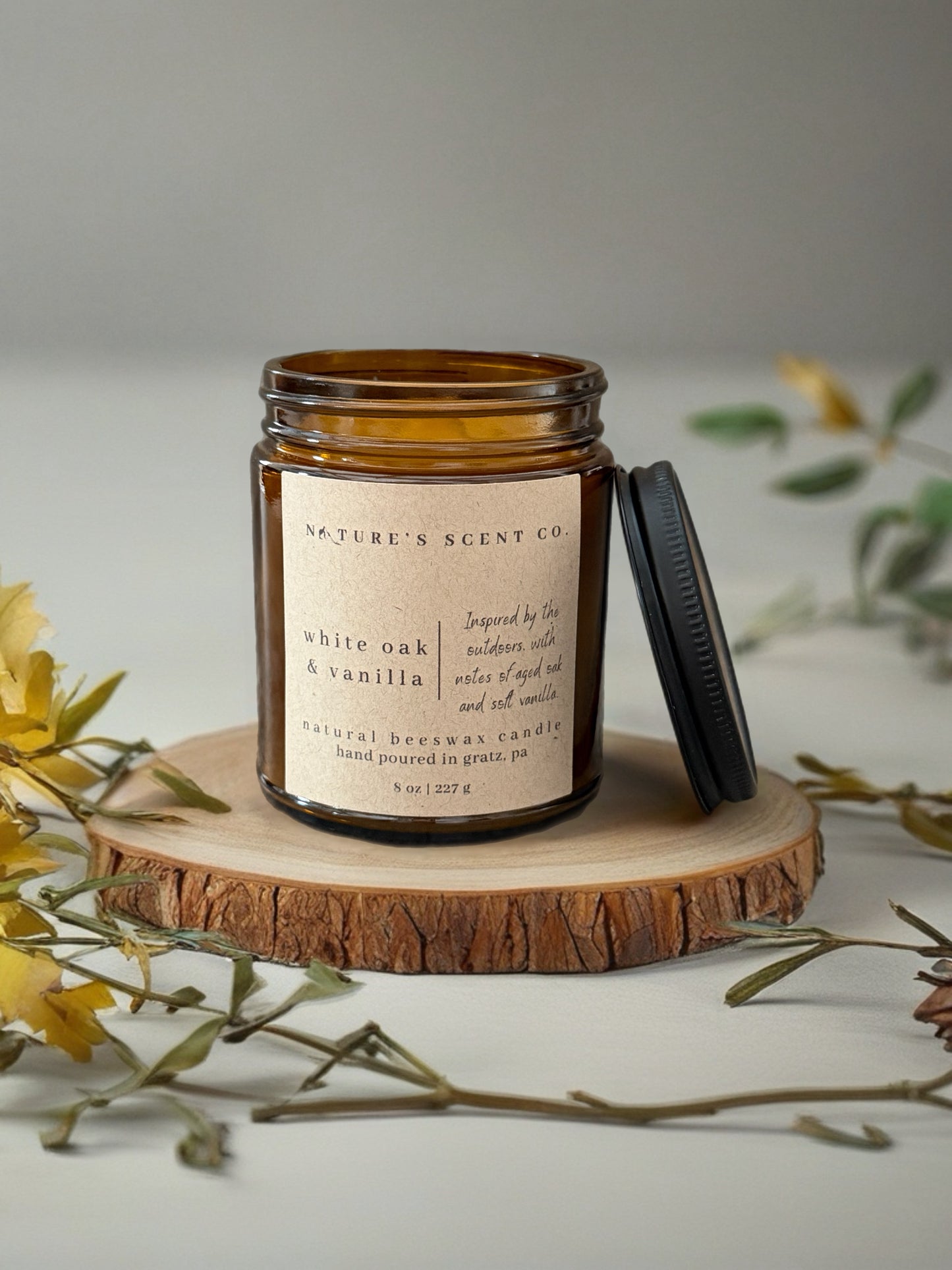 White Oak & Vanilla Beeswax Candle — Oak, Leather, Patchouli and Vanilla